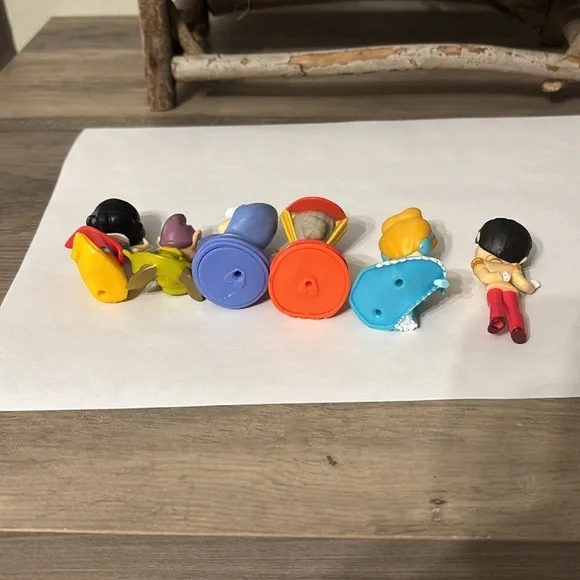 DISNEY PRINCESS COMIC PVC FIGURES PRE OWNED NO STANDS - Picture 4 of 10